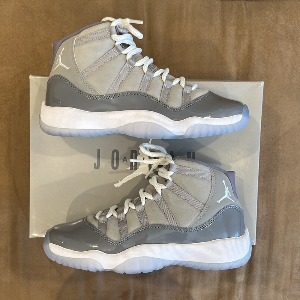 Jordan 11 Retro Gs “Cool Grey” size 6Y